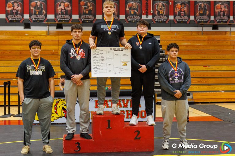 285 lbs:
1st: Mateusz Nycz (Aurora-Marmion Academy), 2nd: Sean Thornton (Washington), 3rd: Bode Brokopp (Iowa-Grant/Highland), 4th: Peter Rodriguez (Downers Grove-North), 5th: Tyler Fortis (Park Ridge-Maine South), 6th: Colin Murphy (Downers Grove-North).