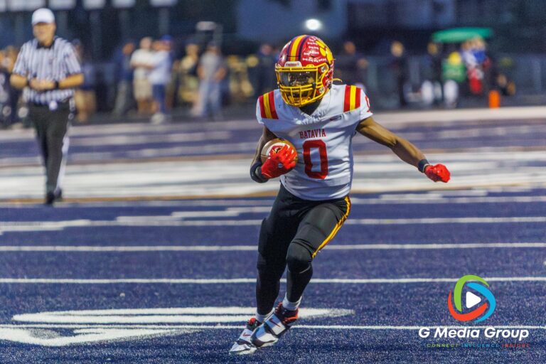 Batavia's WR Darin Ashiru (JR) during the Lake Park vs Batavia. Photo Credit: Zachary Gebis GMedia | Sept 19, 2025